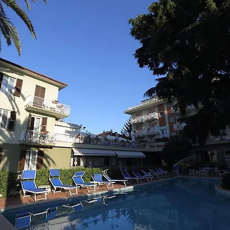 Bergamo Mare Mhotelsgroup 3* San Bartolomeo Al Mare
